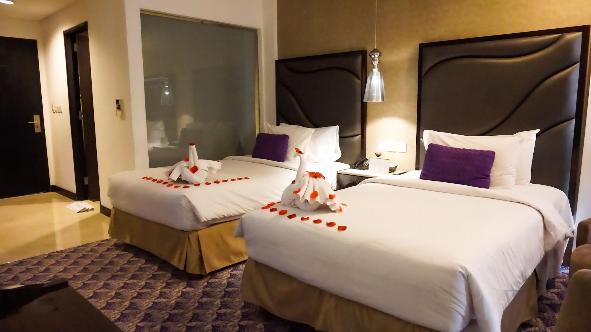 Aston Bellevue Radio Dalam Hotel Jakarta Luaran gambar
