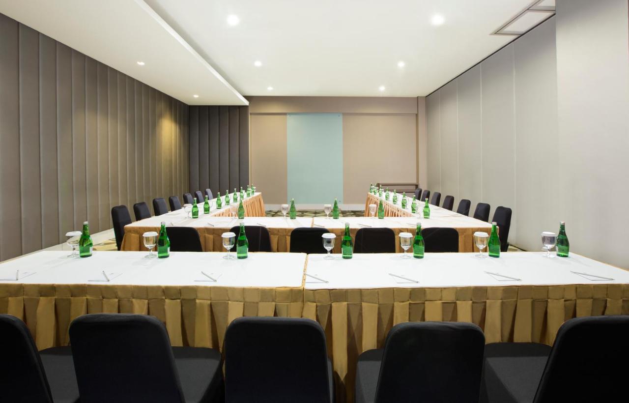 Aston Bellevue Radio Dalam Hotel Jakarta Luaran gambar
