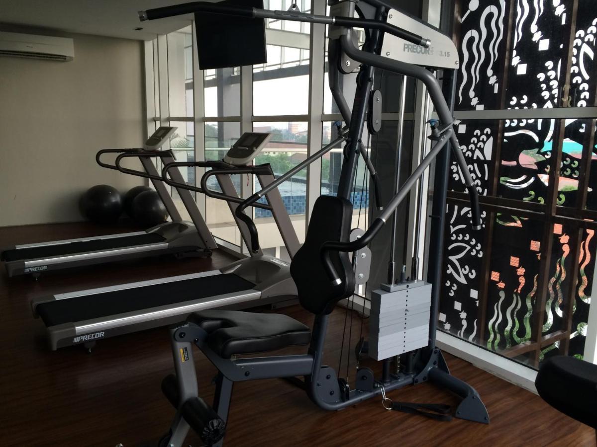 Aston Bellevue Radio Dalam Hotel Jakarta Luaran gambar