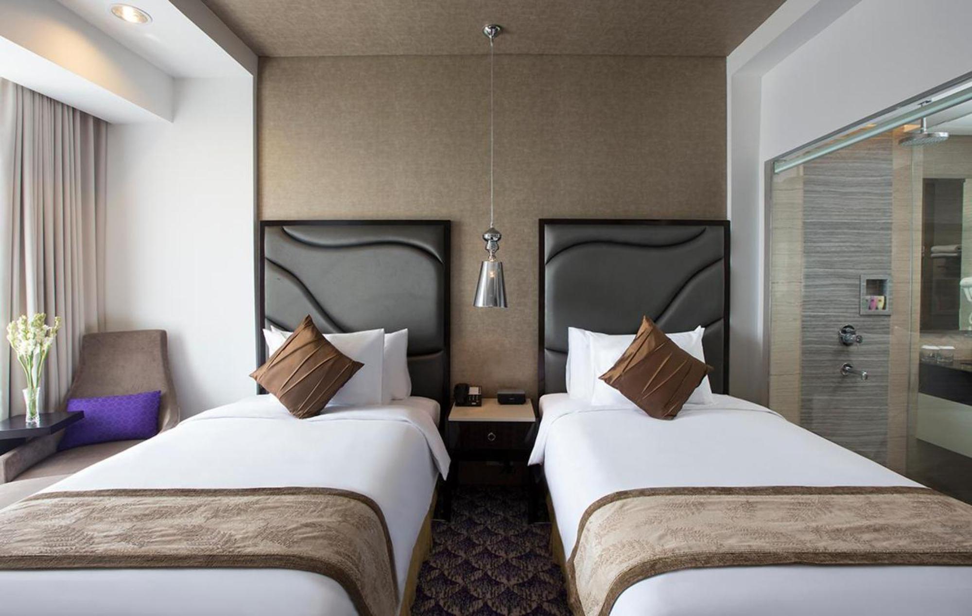 Aston Bellevue Radio Dalam Hotel Jakarta Luaran gambar