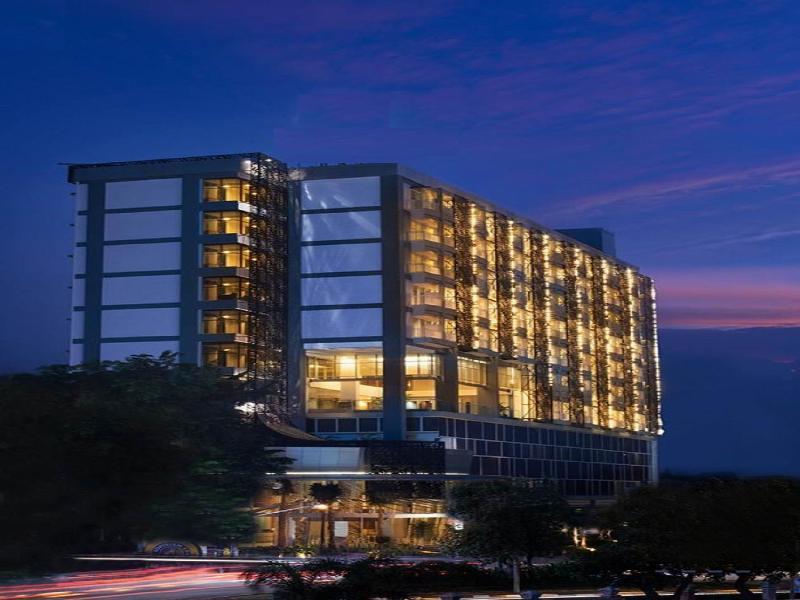 Aston Bellevue Radio Dalam Hotel Jakarta Luaran gambar
