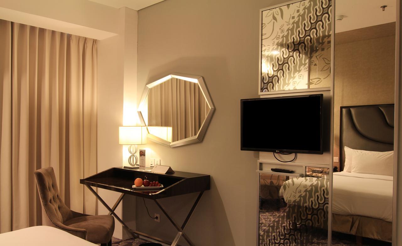 Aston Bellevue Radio Dalam Hotel Jakarta Luaran gambar