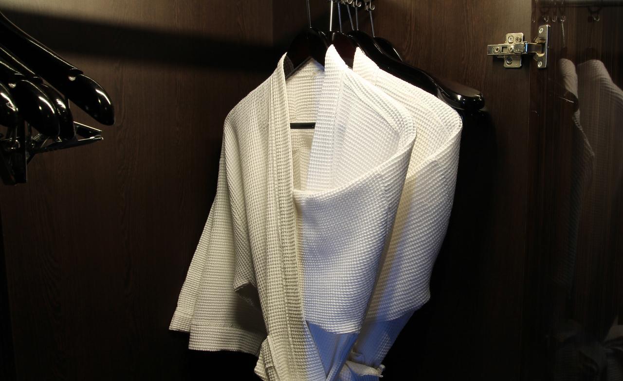 Aston Bellevue Radio Dalam Hotel Jakarta Luaran gambar